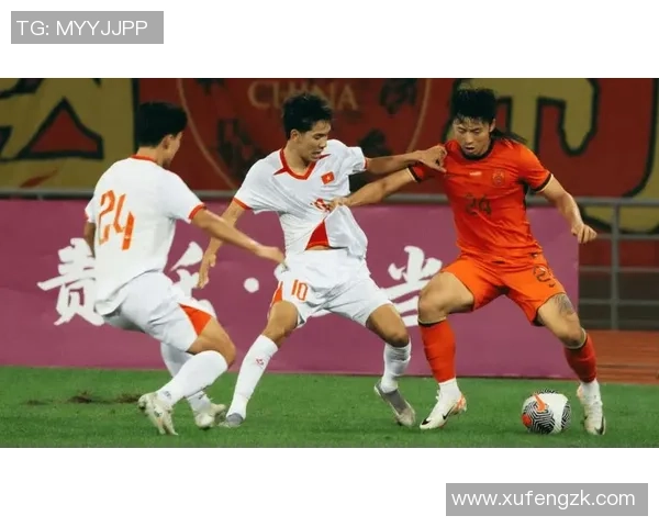 足球赢球欢呼的背后故事与激情瞬间揭秘